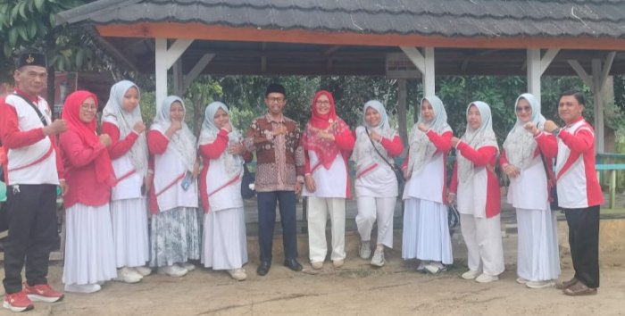Kepala MIN 1 Tebo Dampingi Kegiatan Lomba Ceria Darma Wanita Persatuan di Kantor Kementerian Agama Kabupaten Tebo Kepala MIN 1 Tebo Dampingi Kegiatan Lomba Ceria Darma Wanita Persatuan di Kantor Kementerian Agama Kabupaten Tebo