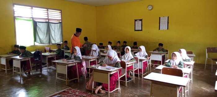 Siswa Kelas Rendah MIN 1 Tebo Semangat Ikuti Pembelajaran Jelang Pelaksanaan Sumatif Akhir Semester