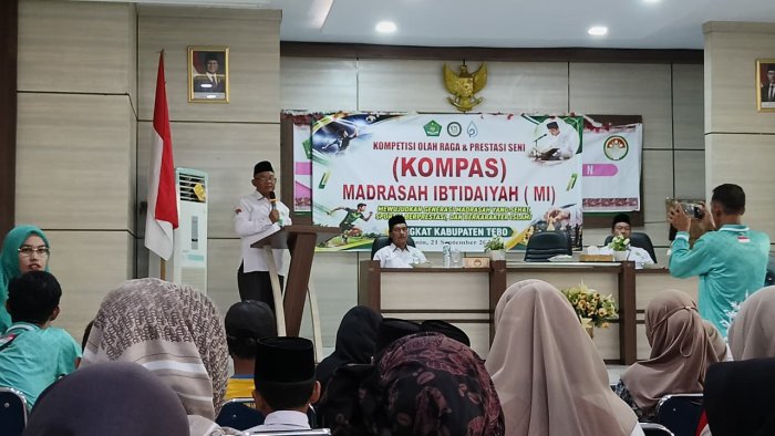 Guru Olahraga MIN 1 Tebo Hadiri Kegiatan Pembukaan KOMPAS MI di Aula Kantor Kemenag Tebo