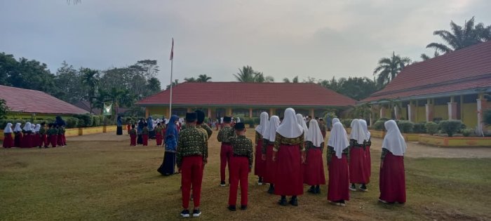 Siswa MIN 1 Tebo Antusias Laksanakan Kegiatan Pembiasaan LKBB di Lingkungan Madrasah Siswa MIN 1 Tebo Antusias Laksanakan Kegiatan Pembiasaan LKBB di Lingkungan Madrasah