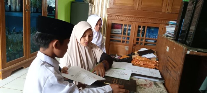 Siswa Kelas VI MIN 1 Tebo Hadir di Madrasah, Peroleh Sertifikat TKA di Madrasah Siswa Kelas VI MIN 1 Tebo Hadir di Madrasah, Peroleh Sertifikat TKA di Madrasah