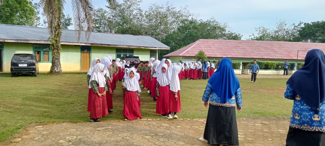 MIN 1 TEBO Adakan Kegiatan Jalan Santai Sehat