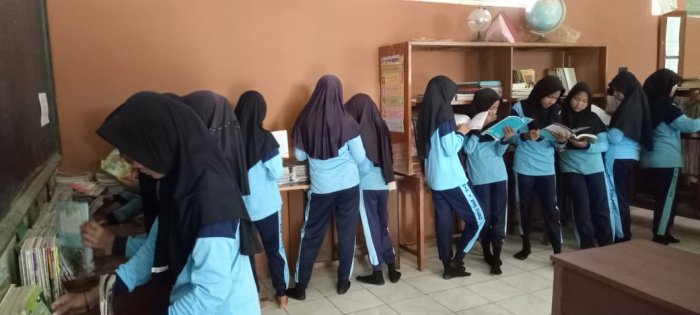 Siswa MIN 1 Tebo Antusias Tingkatkan Budaya Literasi di Perpustakaan