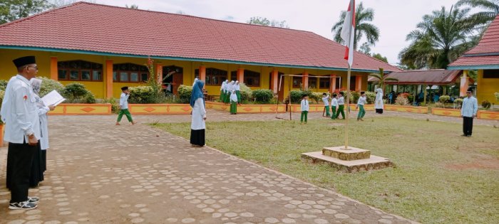Dewan Guru MIN 1 Tebo Laksanakan Latihan Upacara Dalam Rangka Hari Kesaktian Pancasila