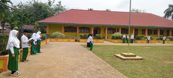 Siswa MIN 1 Tebo Laksanakan Latihan Sebagai Persiapan Upacara Hari Sumpah Pemuda