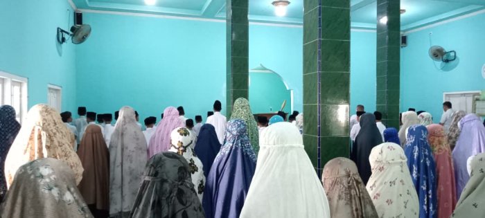 MIN 1 Tebo Terapkan Pembiasaan Sholat Dzuhur Berjamaah Tingkatkan  Disiplin Siswa