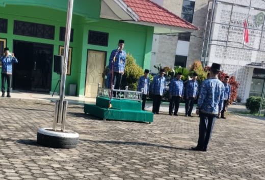 Kepala MIN 1 Tebo Hadiri Kegiatan Apel Kedisiplinan di Kantor Kemenag Tebo