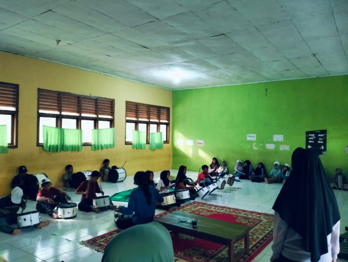 MIN 1 Tebo Laksanakan Latihan  Drumband Untuk MTQ XXI di Kecamatan Rimbo Ulu