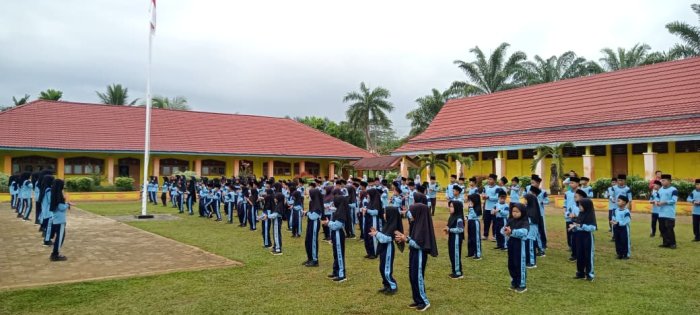 Keluarga Besar MIN 1 Tebo Gemar Laksanakan Pembiasaan Senam Sehat Setiap Hari Sabtu