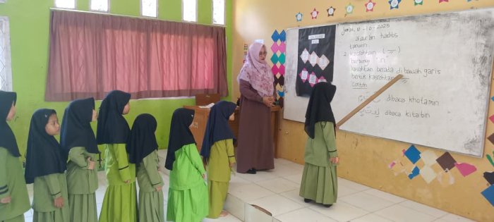 Siswa Kelas Satu Tingkatkan Literasi Membaca di Madrasah Siswa Kelas Satu Tingkatkan Literasi Membaca di Madrasah