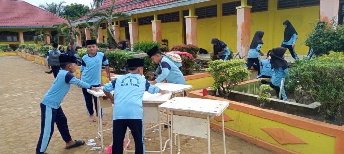 Siswa MIN 1 Tebo Galakkan Kebersihan, Ciptakan Lingkungan Belajar Yang Nyaman