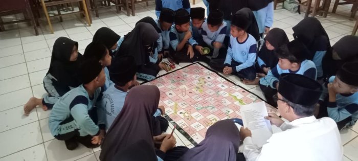 Guru MIN 1 Tebo Sukses Gelar Video UKIN Bersama Siswa