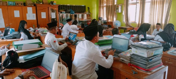 Guru MIN 1 Tebo Rampungkan SKP Triwulan 3 Tahun 2025