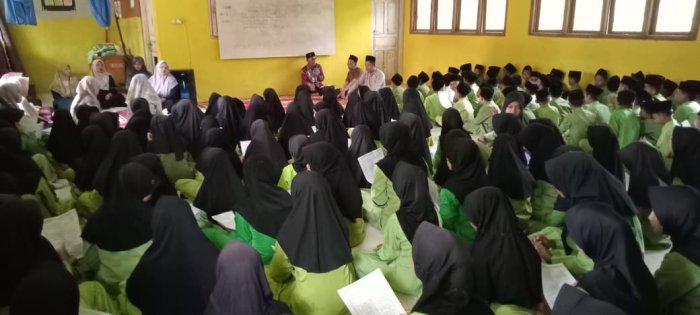 Keluarga Besar MIN 1 Tebo Gelar Pembiasaan Istighosah di Lingkungan Madrasah Dengan Antusias