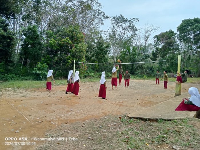Siswa MIN 1 Tebo Intensif Gelar Latihan Permainan Bola Voli, Jelang Seleksi AKSIOMA Tahun 2026 Siswa MIN 1 Tebo Intensif Gelar Latihan Permainan Bola Voli, Jelang Seleksi AKSIOMA Tahun 2026