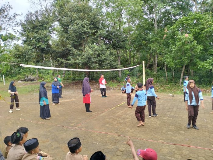 Dewan Dewan Guru MIN 1 Tebo Dorong Prestasi Non Akademik Siswa