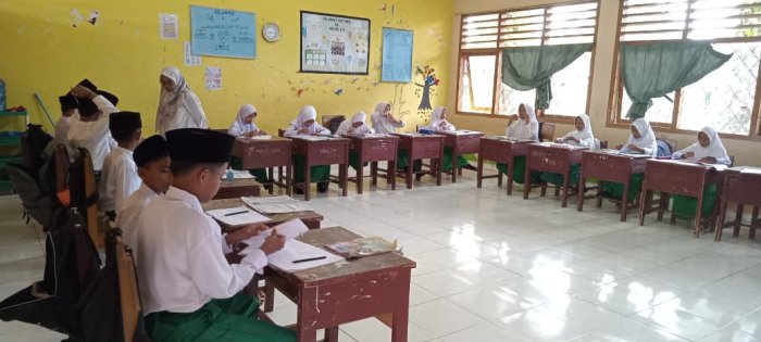 Siswa Kelas Tinggi MIN 1 Tebo Kembali Laksanakan KBM Dengan Antusias