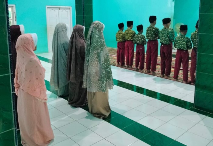 Siswa Kelas V MIN 1 Tebo Laksanakan Pembiasaan Sholat Dhuha Berjamaah di Masjid Siswa Kelas V MIN 1 Tebo Laksanakan Pembiasaan Sholat Dhuha Berjamaah di Masjid