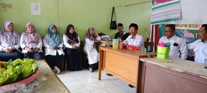 MIN 1 Tebo Gelar Syukuran Kenaikan Pangkat Salah Satu Dewan Guru di Lingkungan Madrasah MIN 1 Tebo Gelar Syukuran Kenaikan Pangkat Salah Satu Dewan Guru di Lingkungan Madrasah