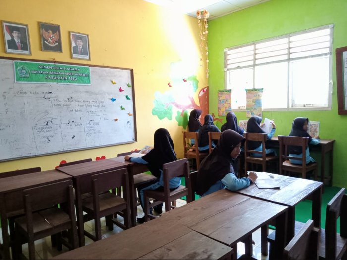 Seluruh Siswa MIN 1 Tebo Wajib Tingkatkan Minat Baca di Perpustakaan Seluruh Siswa MIN 1 Tebo Wajib Tingkatkan Minat Baca di Perpustakaan