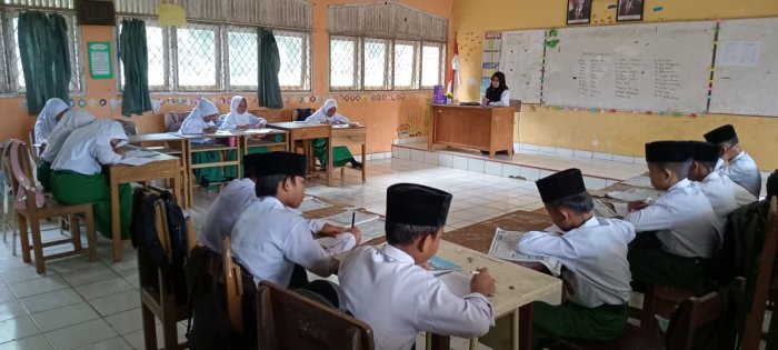 Dewan Guru MIN 1 Tebo Semangat Laksanakan Proses Mengajar di Kelas Tinggi