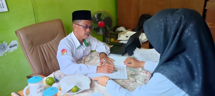 Kepala MIN 1 Tebo Tanda Tangani Berkas Pencairan TPG dan Tukin Periode Mei Tahun 2026