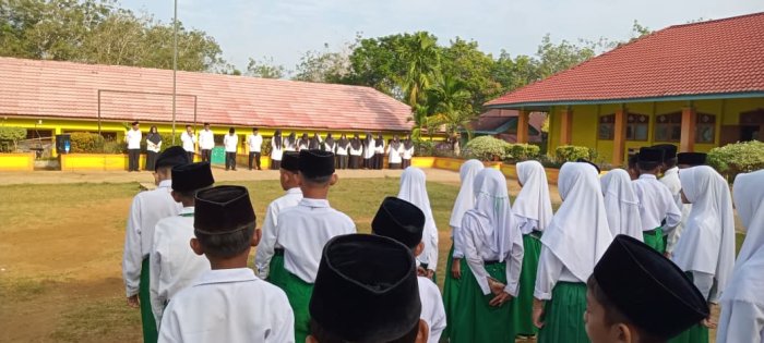 Kepala MIN 1 Tebo Sampaikan Pesan Penting Pada Pembukaan Kegiatan Sumatif Akhir Semester Ganjil