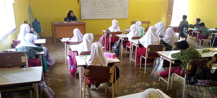 Siswa Kelas 2 Semangat Dalam  Laksanakan  Ujian Tengah Semester