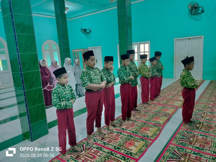 Siswa Kelas V MIN 1 Tebo Rutin Adakan Pembiasaan Sholat Dhuha Berjamaah di Masjid Siswa Kelas V MIN 1 Tebo Rutin Adakan Pembiasaan Sholat Dhuha Berjamaah di Masjid