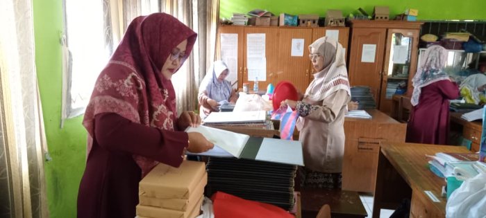 Dewan Guru Siap Bagikan Rapor Siswa Pada Semester Ganjil Tahun Ajaran 2025/2026