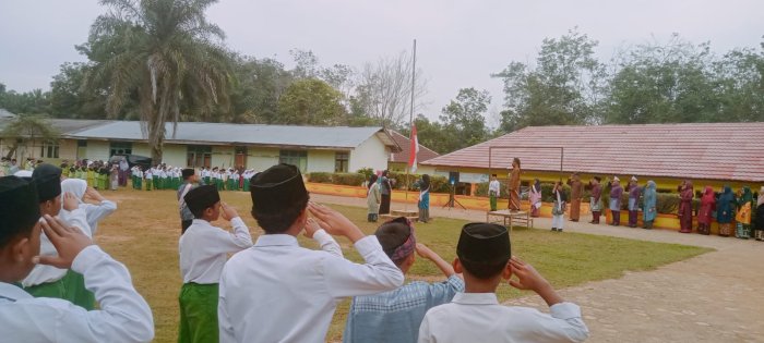 Keluarga Besar MIN 1 Tebo Gelar Upacara Peringati Hari Sumpah Pemuda Tahun 2025 Keluarga Besar MIN 1 Tebo Gelar Upacara Peringati Hari Sumpah Pemuda Tahun 2025