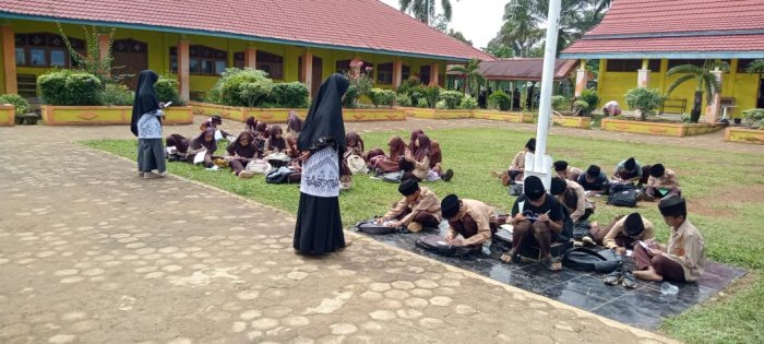 Wali Kelas VI MIN 1 Tebo Berikan Pengarahan dan Semangat, Sebelum Hari Pelaksanaan Ujian Madrasah (UM) di Mulai