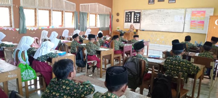 Siswa MIN 1 Tebo Antusias Ikuti Kegiatan Belajar di Madrasah Siswa MIN 1 Tebo Antusias Ikuti Kegiatan Belajar di Madrasah
