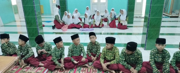 Siswa Kelas V MIN 1 Tebo Rutin Ikuti Pelaksanaan Sholat Dhuha Berjamaah Setiap Hari Rabu