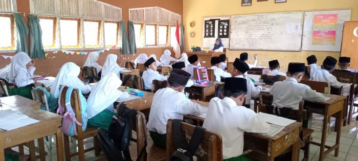 Siswa Kelas Rendah MIN 1 Tebo Tunjukkan Semangat Belajar Setiap Hari