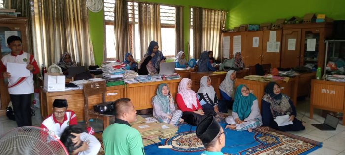 Dewan Guru MIN 1 Tebo Sukseskan Pengisian EDM di Madrasah Dewan Guru MIN 1 Tebo Sukseskan Pengisian EDM di Madrasah