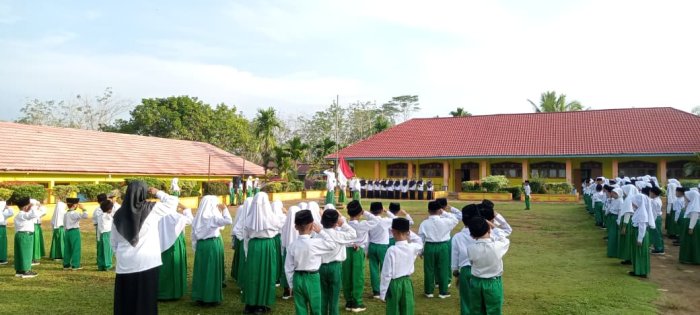Keluarga Besar MIN 1 Tebo Gelar Rutinitas Penting Laksanakan Upacara Kedisiplinan Setiap Senin