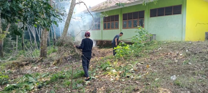 MIN 1 Tebo Gencarkan Kebersihan Madrasah Sambut Tahun Ajaran Baru 2026/2027 MIN 1 Tebo Gencarkan Kebersihan Madrasah Sambut Tahun Ajaran Baru 2026/2027