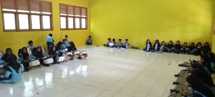 Drumband MIN 1 Tebo Tingkatkan Intensitas Latihan Rutin Drumband MIN 1 Tebo Tingkatkan Intensitas Latihan Rutin