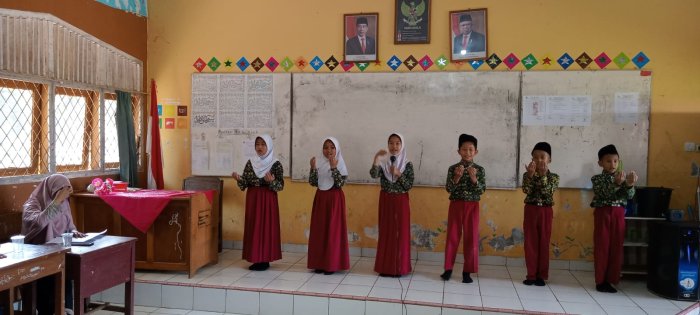 Siswa MIN 1 Tebo Ikuti Lomba Sholawat Peringatan PHBI