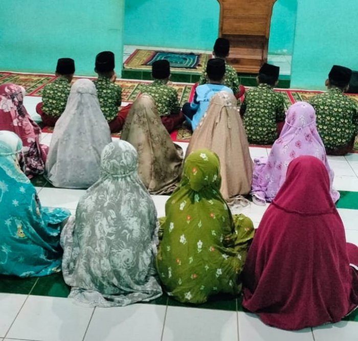 Siswa Kelas 4 MIN 1 Tebo Ikuti Pembiasaan Sholat Dhuha Berjamaah Rutin Setiap Kamis