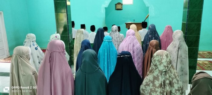 Siswa Kelas 6 MIN 1 Tebo Rutin Laksanakan Pembiasaan Sholat Dhuha di Hari Selasa