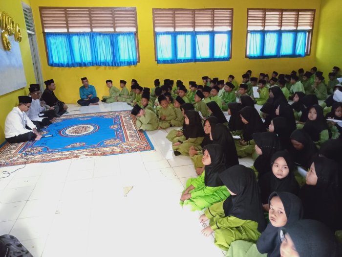 Keluarga Besar MIN 1 Tebo Gelar Istighosah Bersama dan Sambut Maulid Nabi Muhammad SAW 1448 H di Madrasah Keluarga Besar MIN 1 Tebo Gelar Istighosah Bersama dan Sambut Maulid Nabi Muhammad SAW 1448 H di Madrasah