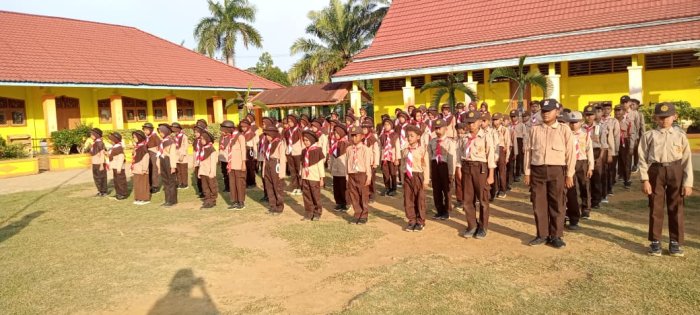 Siswa MIN 1 Tebo Kembangkan Karakter Siswa Lewat Kegiatan Ektrakurikuler Pramuka Siswa MIN 1 Tebo Kembangkan Karakter Siswa Lewat Kegiatan Ektrakurikuler Pramuka