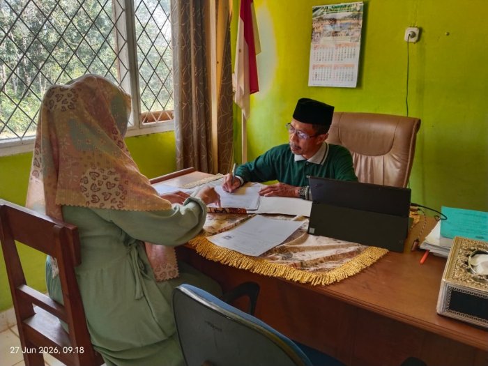 Kepala MIN 1 Tebo Teken Berkas Pencairan TPG dan Tukin Periode Juni Tahun 2026 di Madrasah