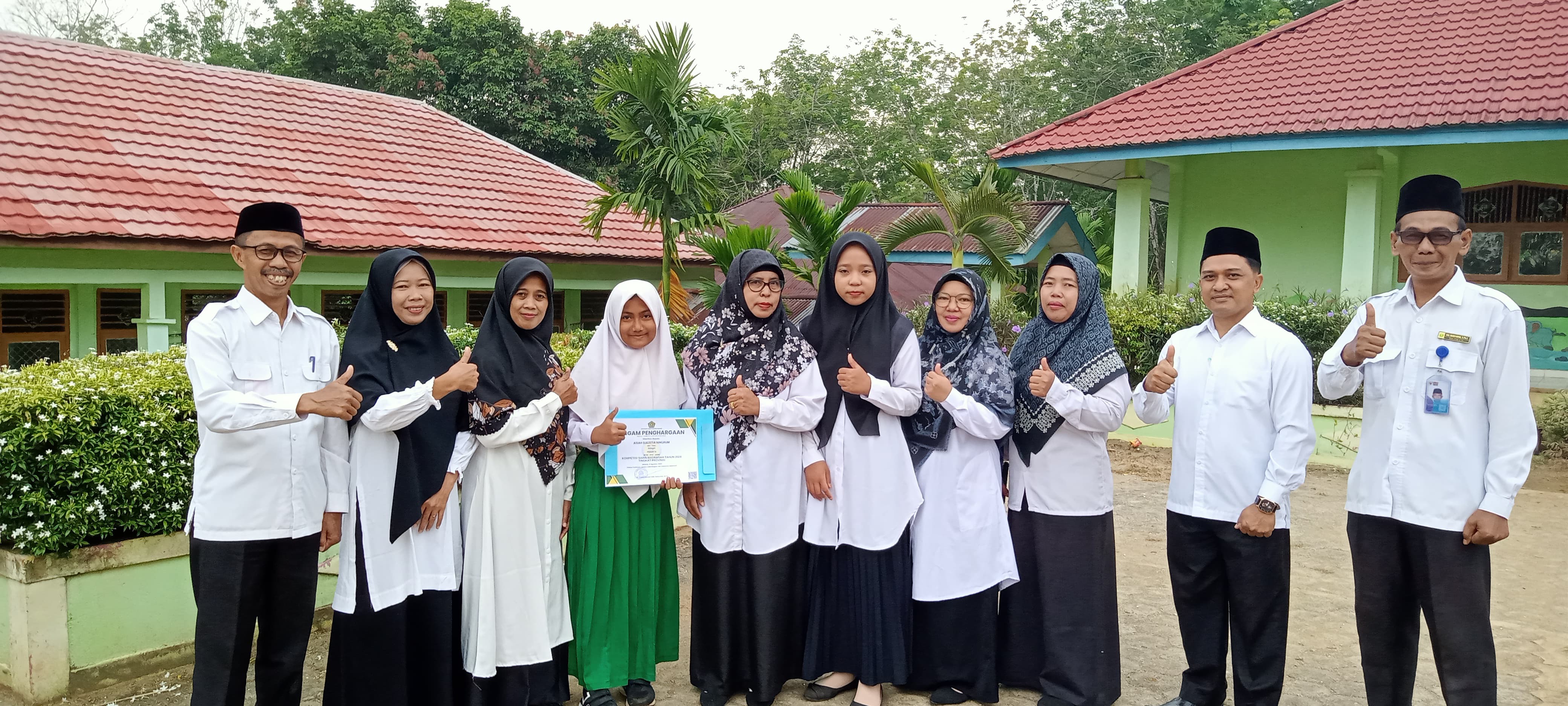 MIN 1 Tebo, Beri Reward Kepada Peserta KSM Tingkat Provinsi MIN 1 Tebo, Beri Reward Kepada Peserta KSM Tingkat Provinsi