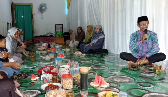Keluarga Besar MIN 1 Tebo Gelar Silaturahmi Kerumah Salah Satu Dewan Guru, Ucap Syukur Kepulangan Dari Ibadah Haji Keluarga Besar MIN 1 Tebo Gelar Silaturahmi Kerumah Salah Satu Dewan Guru, Ucap Syukur Kepulangan Dari Ibadah Haji