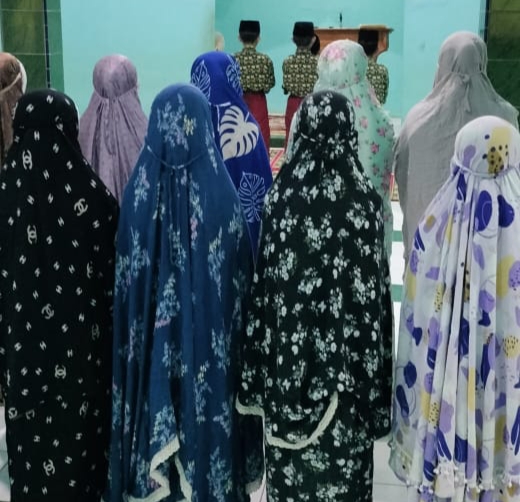 Siswa Kelas V MIN 1 Tebo Rutin Ikuti Pelaksanaan Sholat Dhuha Berjamaah di Masjid Sebelum KBM di Mulai