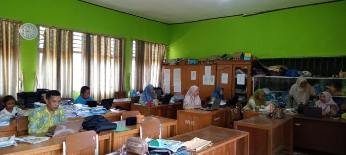 Pegawai ASN MIN 1 Tebo Lakukan Pemutakhiran Data Kepegawaian Pada MyASN di Lingkungan Madrasah