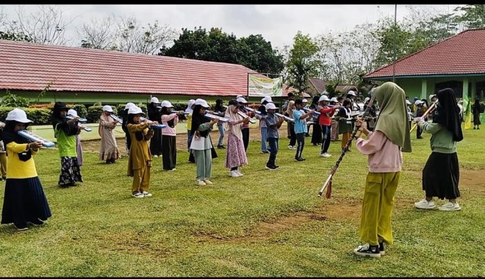 Siswa MIN 1 Tebo Rutin Latihan Drumband di Madrasah